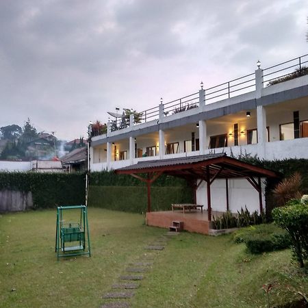The View Villa Cisarua Buitenkant foto